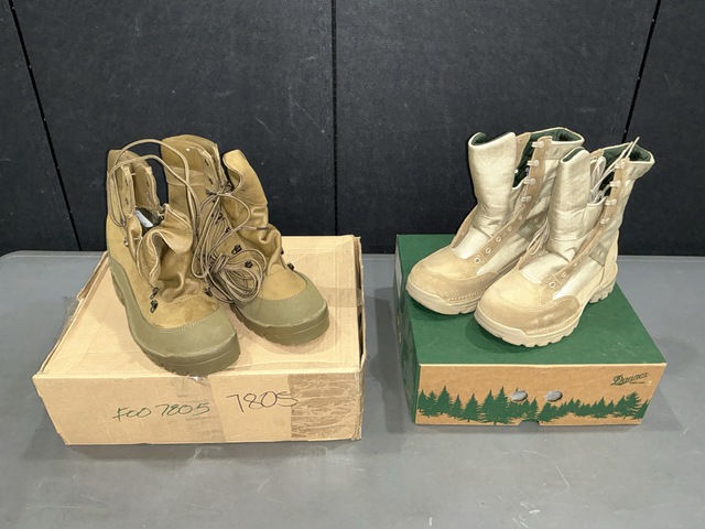 (32) Pairs of Women&rsquo;s Boots