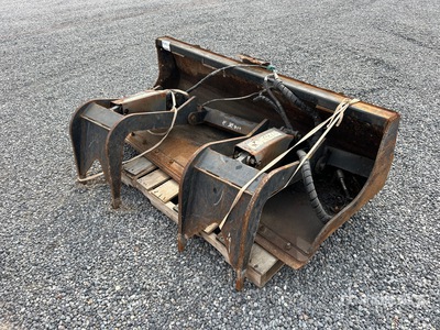 72 in Skid Steer Grapple Bucket (Inoperable)