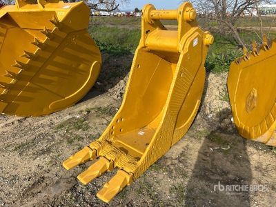 26 in Digging Excavator Bucket - Fits Komatsu PC490