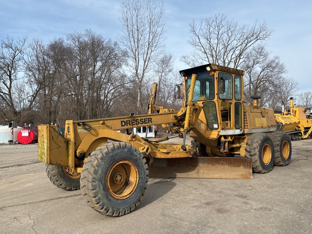 1993 Dresser 830 Motor Grader