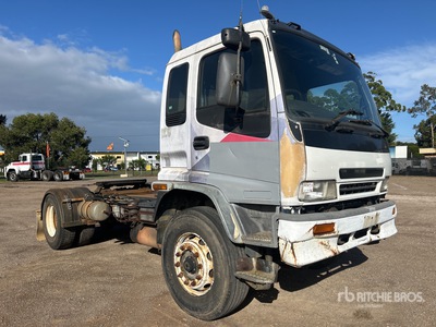 2004 Isuzu GVR 4x2 تراكتور شاحنة (أحادي المحور)