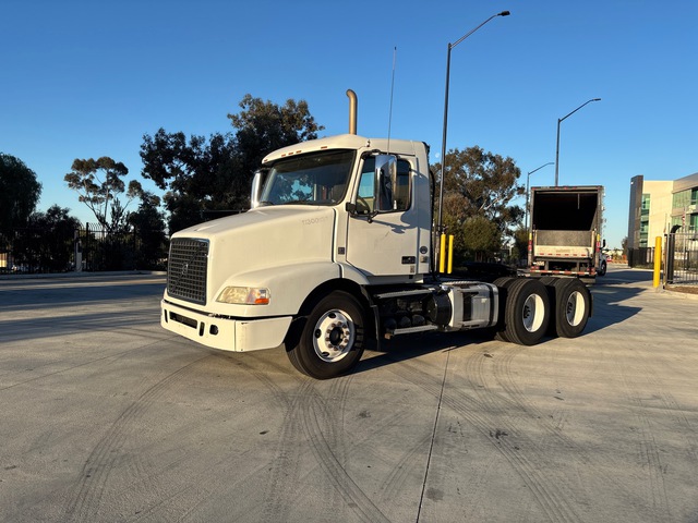 2013 Volvo VNM 200 6x4 T/A Day Cab Truck Tractor