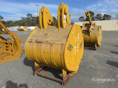 SEC 1100 mm Clamshell Excavator Bucket - Fits 20 Ton