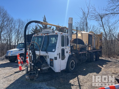 2001 Mack LE613 8x4 Water Blasting Truck