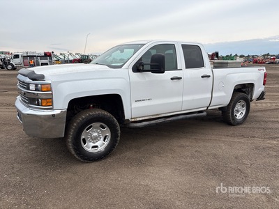 2015 Chevrolet Silverado 2500HD 4x4 Crew Cab Pickup