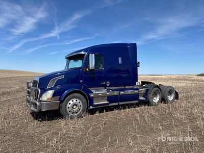 Volvo 6x4 T/A Sleeper Truck Tractor