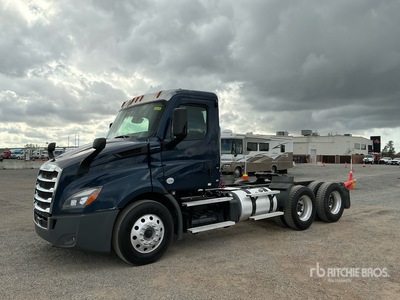 2021 Freightliner Cascadia 116 6x4 T/A Day Cab Truck Tractor