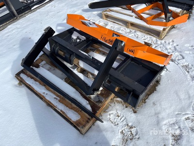 2025 ARTEER PF-42L 42 in Skid Steer Forks (Unused)