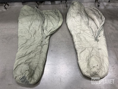 (70) Sleeping Bags