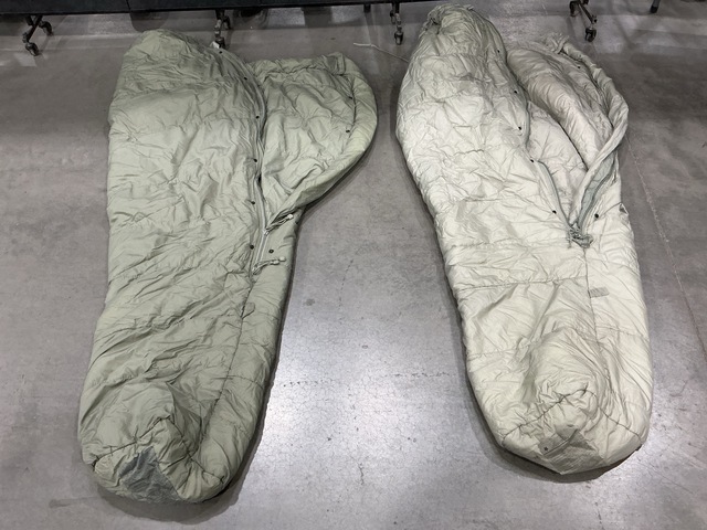 (70) Sleeping Bags