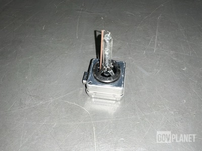 (64) Sylvania D1S HID Xenon Lamps