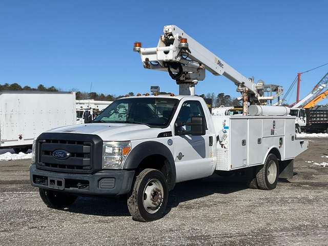 Altec on 2016 Ford F-550 XL 4x2 Bucket Truck