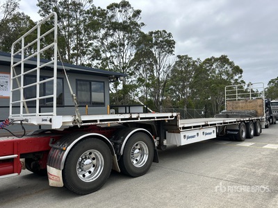 2007 MaxiTrans Tri/A Step Deck Trailer