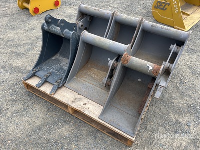 Quantity of (4) Digging & (2) Cleanup Excavator Bucket