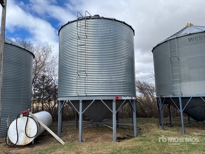 Westeel +/- 3800 bu Hopper Grain Bin