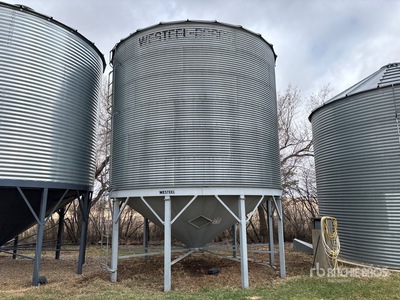 Westeel +/- 3800 bu Hopper Grain Bin