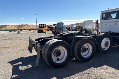 2002 Peterbilt 378 8x4 Heavy Haul トラックトラクター（Tri/A）