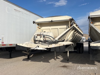 2000 Red River 30 ft Tri/A Live Bottom Trailer