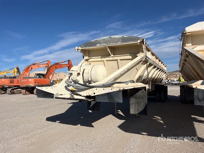 1994 Red River LB339 32 ft Tri/A نصف مقطورة تستخدم لسحب المواد السائبة