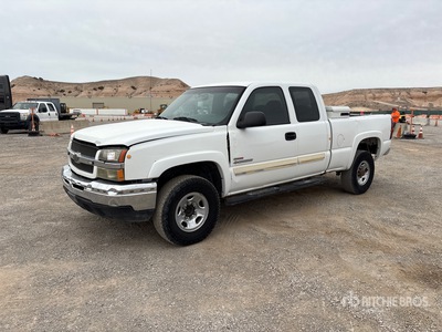2004 Chevrolet Silverado 2500HD Duramax diesel 4x2 Extended Cab Pickup