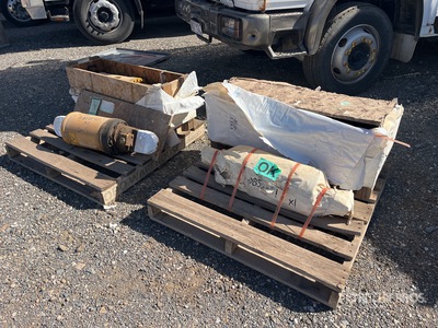 Quantity of (4) Suspension Cylinders - Fits Cat AD60