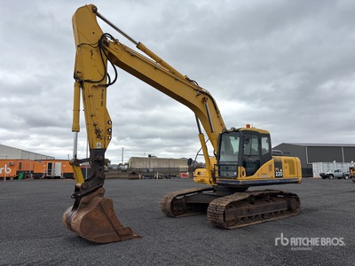 2002 Komatsu PC220LC-7 Escavatore cingolato
