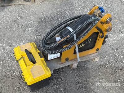 15 in ローダーバックホー用油圧ハンマー (Unused)