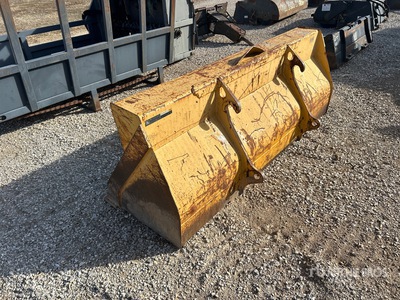 John Deere 94 in Backhoe Loader Bucket