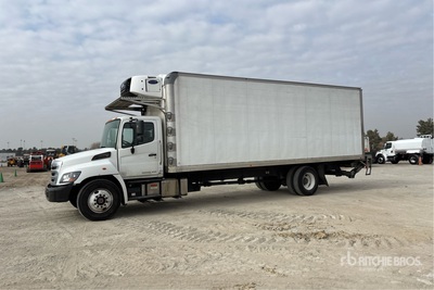 2019 Hino 268 4x2 冷蔵トラック