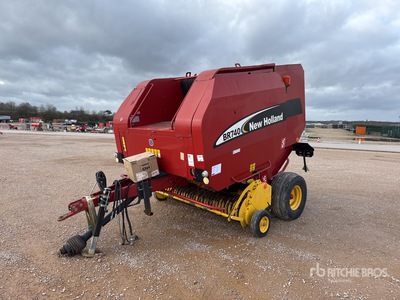 2004 New Holland BR740 Presse A Balles Rondes 梱包機