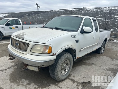 2001 Ford F-150 XL 4x4 Extended Cab Pickup