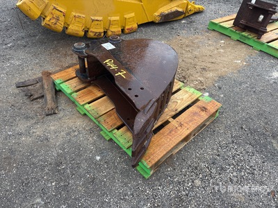 12 in Digging Excavator Bucket - Fits Cat