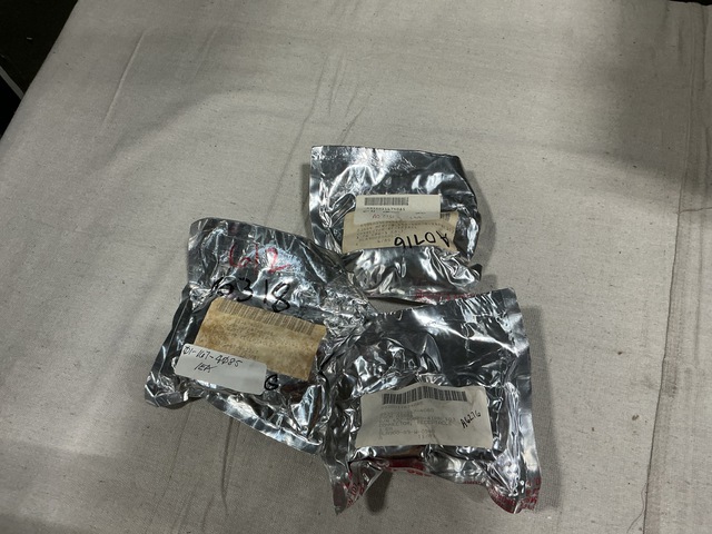 (46) Amphenol 452-40020-41PN(103) Receptacle Connectors