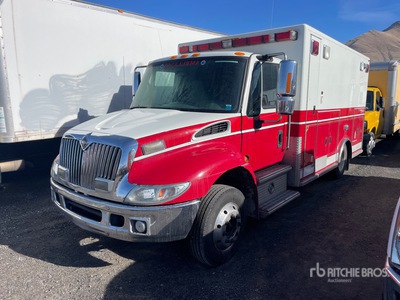 2005 International 4300 4x2 Ambulancia (Inoperable)
