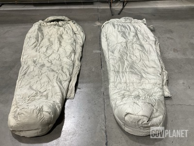 (70) Sleeping Bags