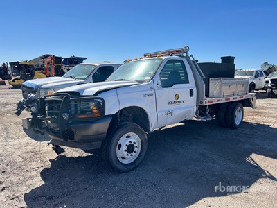 2001 Ford F-550 4x4 Fire Truck (Inoperable)