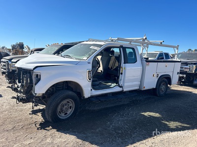 2021 Ford F-250 XL 4x4 Extended Cab Utility Truck (Inoperable)