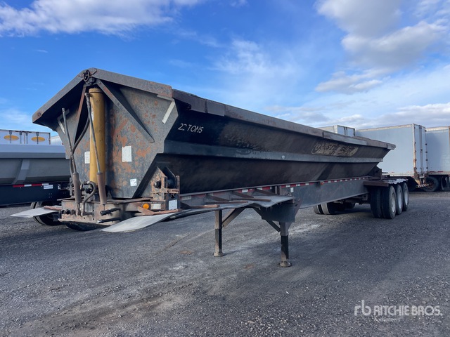 1998 Circle R 34 ft Tri/A Side Dump Trailer | Ritchie Bros. Auctioneers