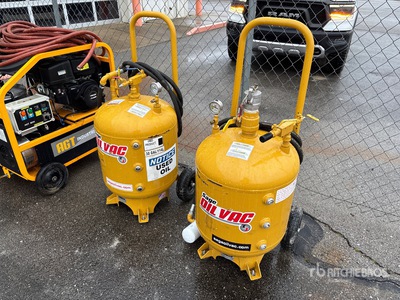 Quantity of (2) Sage Oil 30 L Portable Steel Used Oil Tank