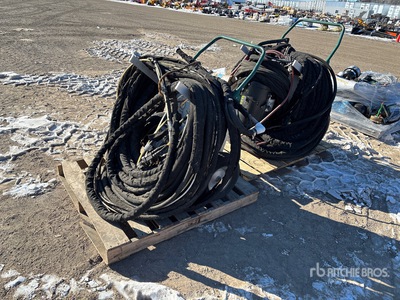 Quantity of (2) WetSuit Spraying Equipment أدوات يدوية متنوعة