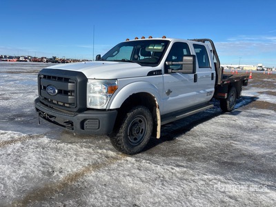 2015 Ford F-350 XL 4x4 Crew Cab شاحنة مسطحة