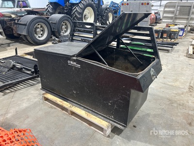 100 Gal Tank & 64 in Tool Box