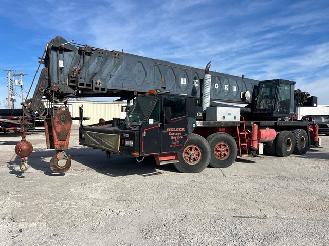1991 Link-Belt HTC-11100 200000 lb 8x4 Hydraulic Truck Crane