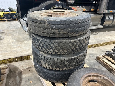 Quantity of (4) Hankook 11R24.5 Tires