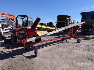 2008 Clark 3515G 14 in x 35 ft Portable Conveyor