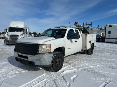 2011 Chevrolet Silverado 3500HD 4x2 Extended Cab Camion de service