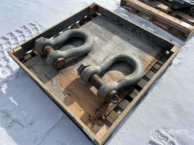 Quantity of (2) Crosby 85 Ton シャックル