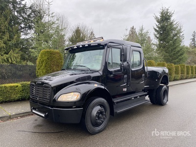 2005 Freightliner M2 106 Crew Cab Veelzijdige transportwagen