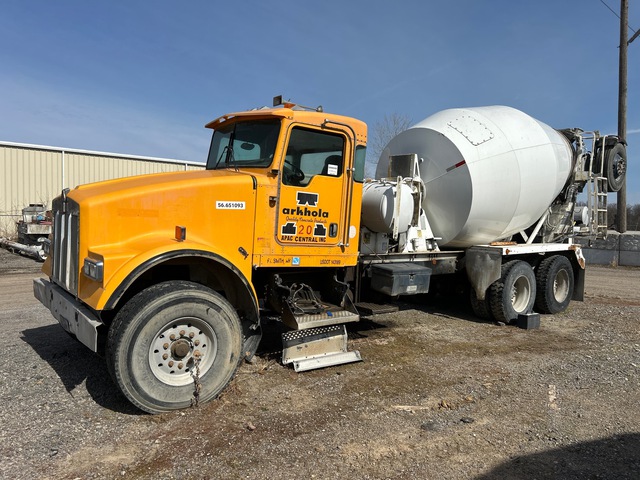 2004 Kenworth W900 8x4 Mixer Truck