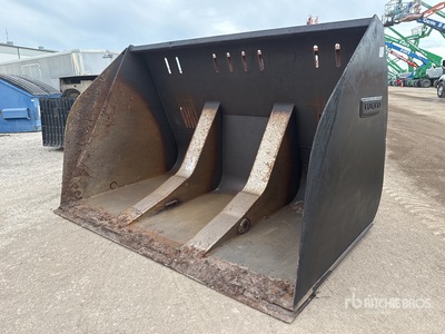 118 in 7 m3 High-Tip Wheel Loader Bucket - Fits Volvo 82041